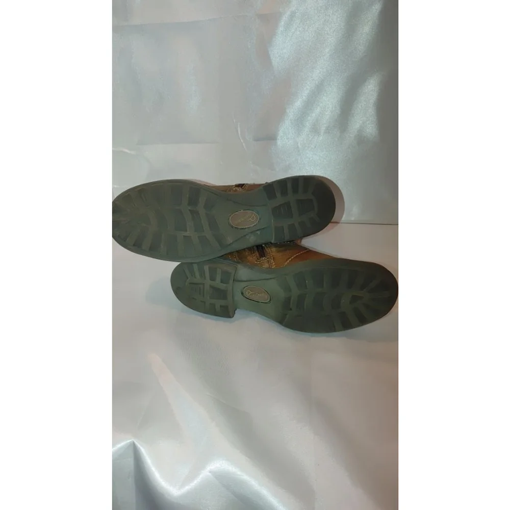 Earth Origins Beaumont Boots Size 8.5M